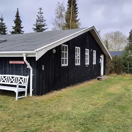 Semesterbostad Charming Summer House Close To The
